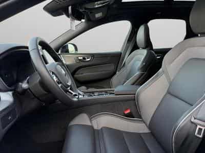 Volvo XC60 Facelift B5 Black Edition Plus / Essence (2025) - Foto 10