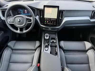 Volvo XC60 Facelift B5 Black Edition Plus / Essence (2025) - Foto 3