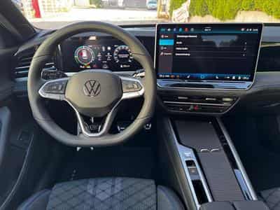 VW Passat Variant 1.5 TSI eHybrid 200 kW R-Line (2026) - Photo 6