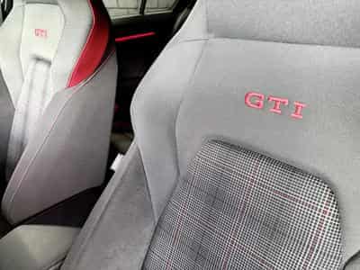VW Golf GTI 2.0 TSI 245CV DSG7  * MATRIX * BLACK STYLE* CAM* (2023) - Foto 8
