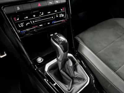 VW T-Roc R-Line Edition 1.5 TSI 150 CV DSG7 *ACC* CAM * HAYON * (2025) - Foto 15