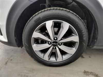 Kia Stonic 1.0 T-GDi 120cv DCT Pulse CARPLAY / CAMERA / JA 16" (2023) - Photo 6