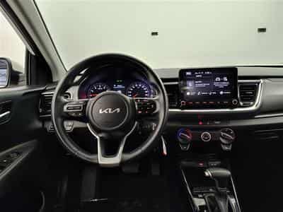 Kia Stonic 1.0 T-GDi 120cv DCT Pulse CARPLAY / CAMERA / JA 16" (2023) - Photo 9