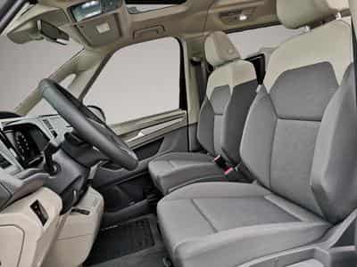 VW Multivan (2025) - Photo 3