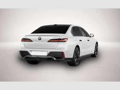 BMW 740 (2026) - Photo 2