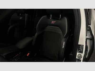 Ford Focus (2021) - Photo 9