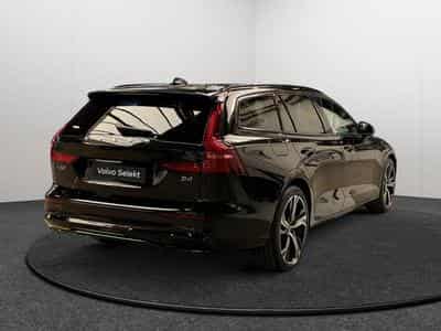 Volvo V60 B4 Ultra Dark / Essence (2025) - Foto 2