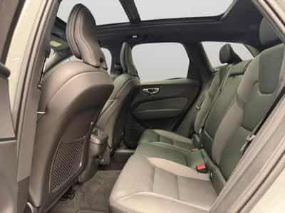 Volvo XC60 Facelift B5 AWD Plus Black Edition / Essence 2026 (2025) - Foto 13