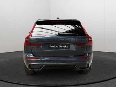 Volvo XC60 Facelift B5 AWD Black Edition Ultra / Essence 2026 (2025) - Foto 4