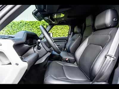 Land-Rover Defender 110 D250 HARD TOP S AWD (3-SEAT VERSION) - SANTORINI BLACK - (2025) - Photo 10