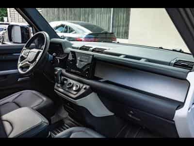 Land-Rover Defender 110 D250 HARD TOP S AWD (3-SEAT VERSION) - SANTORINI BLACK - (2025) - Photo 11