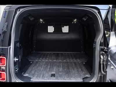 Land-Rover Defender 110 D250 HARD TOP S AWD (3-SEAT VERSION) - SANTORINI BLACK - (2025) - Photo 14