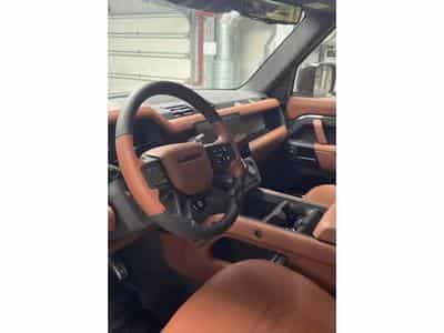 Land-Rover Defender (2026) - Photo 12