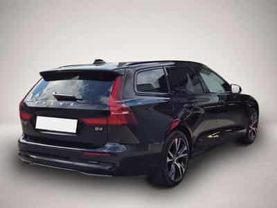 Volvo V60 (2025) - Photo 2