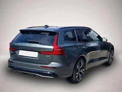 Volvo V60 (2025) - Photo 2