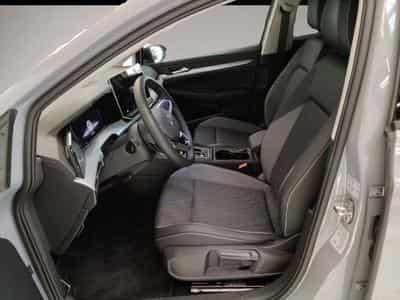 VW Golf (2025) - Photo 3