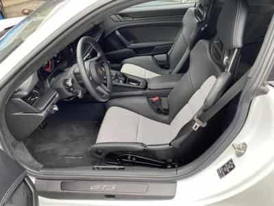 Porsche 911 (2023) - Photo 11