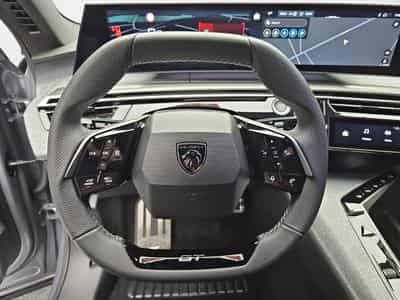 Peugeot 3008 1.2 Hybrid 145 E-DSC6 GT (2025) - Photo 13