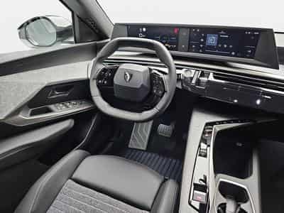 Peugeot 5008 1.2 PureTech 146 e-DSC6 ALLURE (2025) - Photo 8