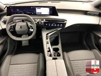 Peugeot 5008 Hybrid 145 e-DCS6 Allure (2026) - Photo 12