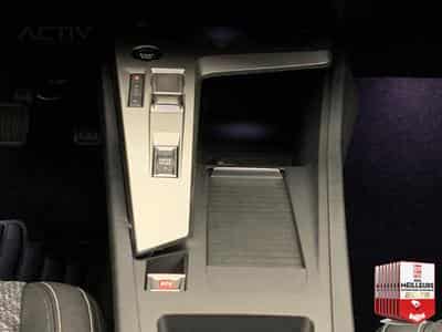 Peugeot 308 Hybrid 145 e-DCS6 Allure (2026) - Photo 15