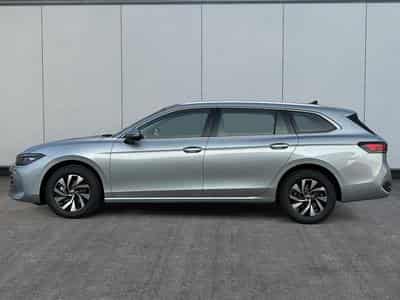 VW Passat Variant Business (2025) - Photo 2