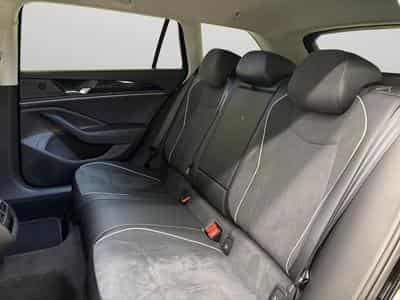 VW Passat Variant (2025) - Photo 9