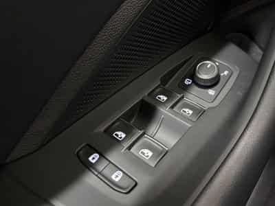 VW Passat Variant (2025) - Photo 14