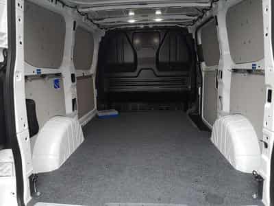 VW T7 BEV 100 kW RWD KR (2026) - Foto 8