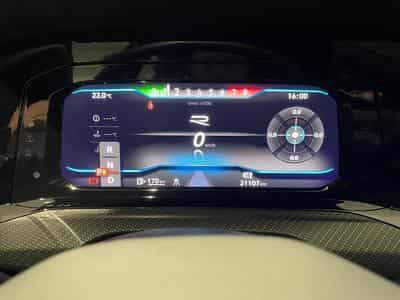 VW Golf R VIII 4 MOTION 2.0 TSI 320CV (2023) - Photo 2