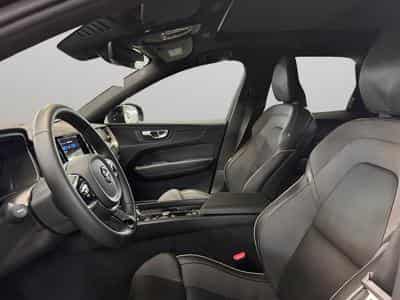 Volvo XC60 B5 Black Edition Plus / Essence (2025) - Foto 10