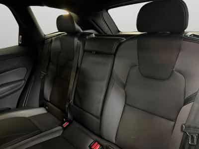 Volvo XC60 B5 Black Edition Plus / Essence (2025) - Foto 13