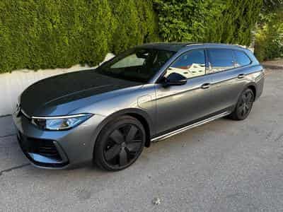 VW Passat Variant 1.5 TSI eHybrid 200 kW R-Line (2026) - Foto 1