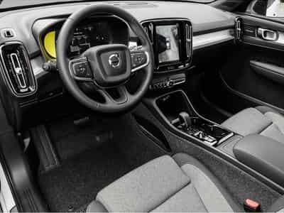 Volvo XC40 (2024) - Photo 4