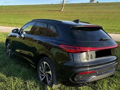 Audi Q5 S-Line (2025) - Photo 1