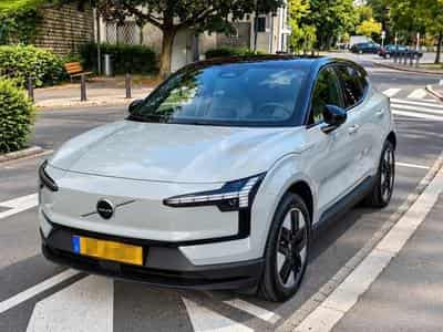 Volvo EX30 Plus Single Motor (2024) - Photo 1