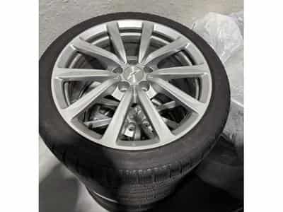 Jantes alu + Pneus h 19" 275/35 R19 100W (2026) - Photo 1