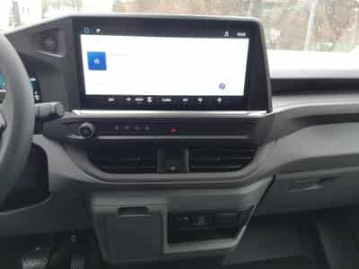 VW T7 BEV 100 kW RWD KR (2026) - Photo 7