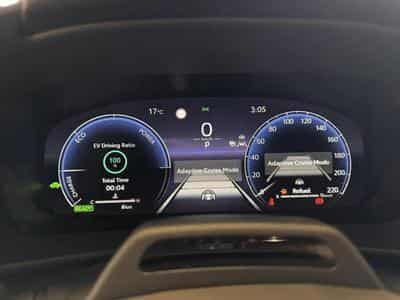 Toyota C-HR PRIME + Luxury Pack (2025) - Photo 13