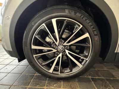 Toyota C-HR PRIME + Luxury Pack (2025) - Photo 8