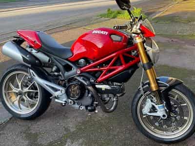 Ducati Monster 1100 S (2010) - Photo 1