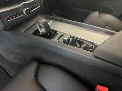 Volvo XC60 Plus Dark (2023) - Photo 8