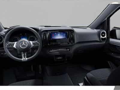 Mercedes Vito (2024) - Photo 2
