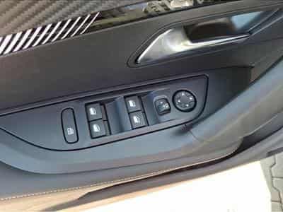 Peugeot 2008 (2016) - Photo 12