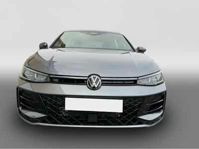 VW Passat (2025) - Photo 1
