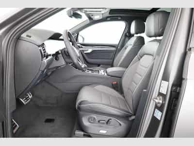 VW Touareg 3.0 TDI 210 kW 4Motion R-Line (2025) - Foto 9