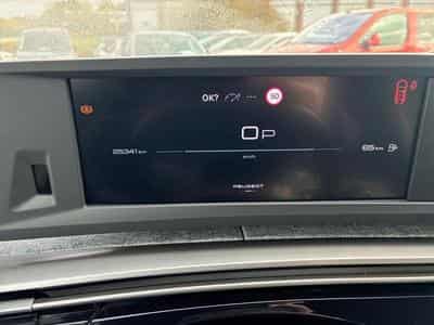 PEUGEOT 5008 Hybrid 145ch Allure e-DCS6 (2025) - Foto 3