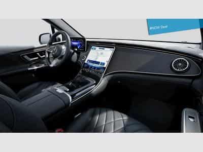Mercedes EQE SUV (2025) - Photo 11