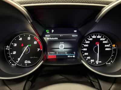 Alfa-Romeo Giulia Giulia Veloce (2019) - Foto 11