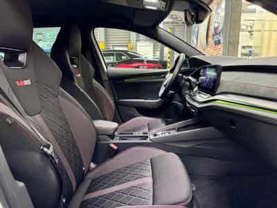 Skoda Octavia Octavia RS Combi 2.0 TSi 245cv Auto (2023) - Foto 8